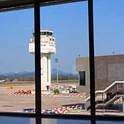 Costa Brava Airport - Flughafen Girona im März - Bild &copy; by www.katalonienurlaub.de