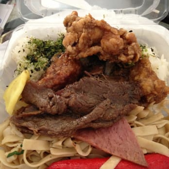 Mitsuba Delicatessen - Regular bento with garlic chicken and chow fun - Delis Near Me - Honolulu, Hawaii Mitsuba Delicatessen - Regular bento with garlic chicken and chow fun - Delis Near Me - Honolulu, Hawaii