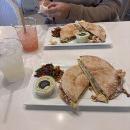 Pesto chicken caprese melt Pesto chicken caprese melt