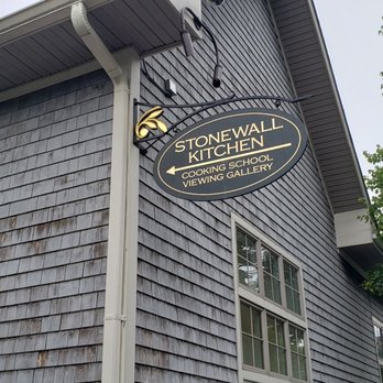 Stonewall Kitchen York Company Store - Kitchen & Bath Near Me - York, Maine Stonewall Kitchen York Company Store - Kitchen & Bath Near Me - York, Maine