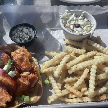 Salt Cracker Fish Camp - Lobster roll - Seafood Near Me - Clearwater, Florida