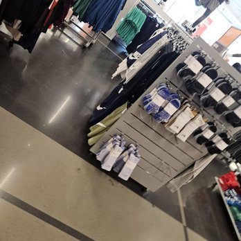 nike store in the bronx