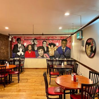 Amy Ruth's - Atmosphere - Southern Near Me - New York, New York