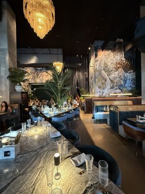 V Modern Italian by null