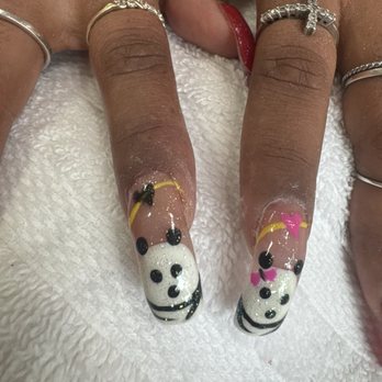 Pro Nails - Beautiful - Nail Salons Near Me - Pasadena, California