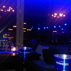 Skybar - Interieur vanuit terras :-)