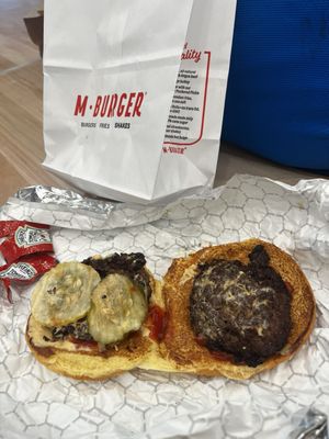 M Burger by null