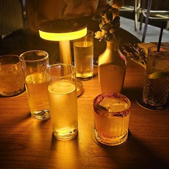 Willow - Cocktail Bars Near Me - Detroit, Michigan