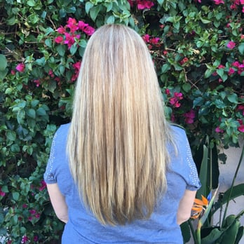 Nicole Lentz - Out in the sunlight. Gorgeous. - Hair Stylists Near Me Nicole Lentz - Out in the sunlight. Gorgeous. - Hair Stylists Near Me