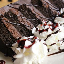 Augusta Food Tours - Perfect Chocolate cake at Boll Weevil