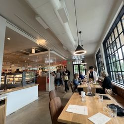 Bureau de Poste / French Bistro - Indoor sitting