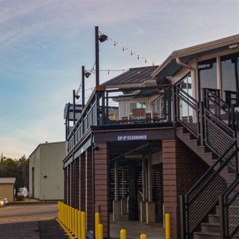 Beacon 70 Restaurant - Outdoor seating overlooking lagoon - New American Near Me - Brick, New Jersey