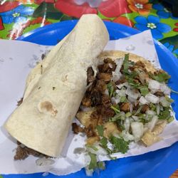 El Paisa - Burrito and ta