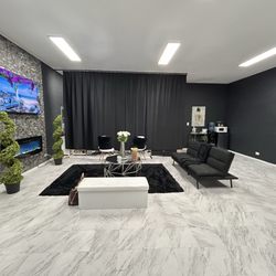 Lola Beauty Allure - Entrance waiting area