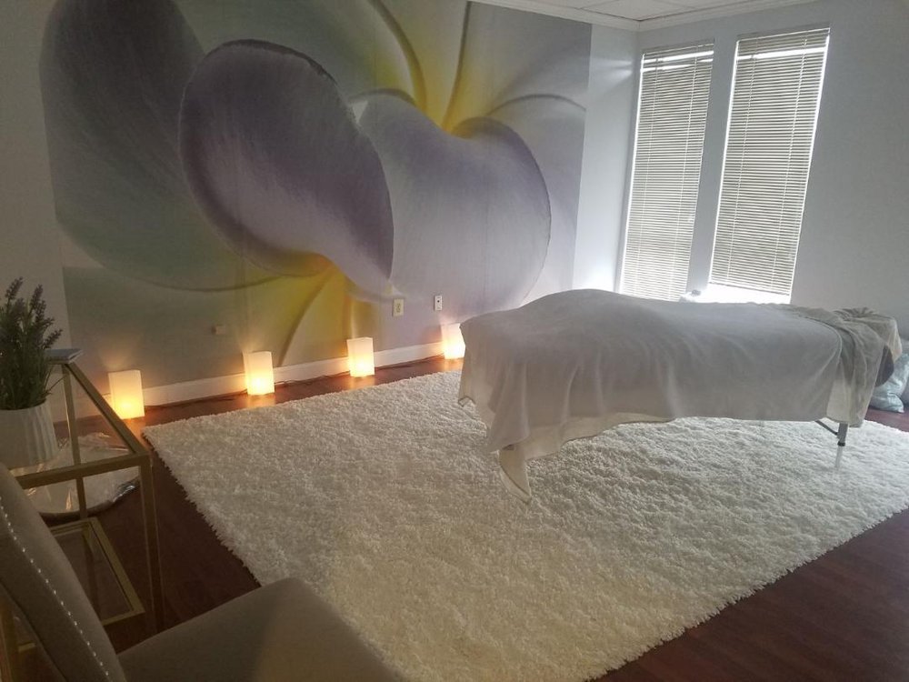FLOW  Wellness Studio Logo