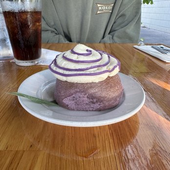 Koko Head Cafe - Ube cinnamon roll - Breakfast & Brunch Near Me - Honolulu, Hawaii