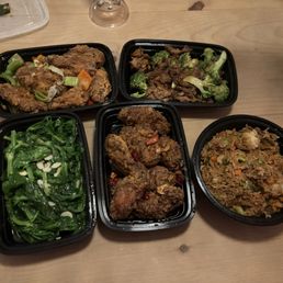 Stir-Fried Pea Shoots W/Garlic, Beef W/Broccoli, House Fried Rice, Garlic-Flavored Chicken Wings (8Pcs) Stir-Fried Pea Shoots W/Garlic, Beef W/Broccoli, House Fried Rice, Garlic-Flavored Chicken Wings (8Pcs)
