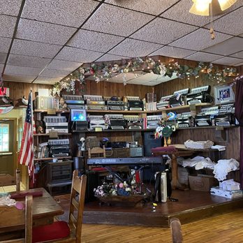 Reflections On Deep Lake - Wisconsin supper club vibe - American Near Me - Lake Villa, Illinois