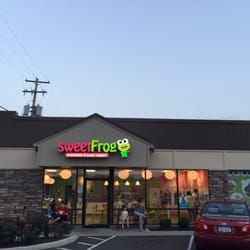 sweetFrog Premium Frozen Yogurt