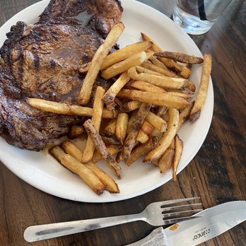 Doe’s Eat Place - Jackson - Steak lunch plate - Steakhouses Near Me - Jackson, Tennessee