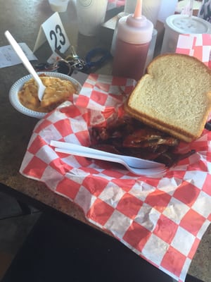 LARK'S BAR-B-QUE by null