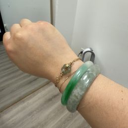 She let me try on jade bangles as well as help me with the sizing!! She let me try on jade bangles as well as help me with the sizing!!