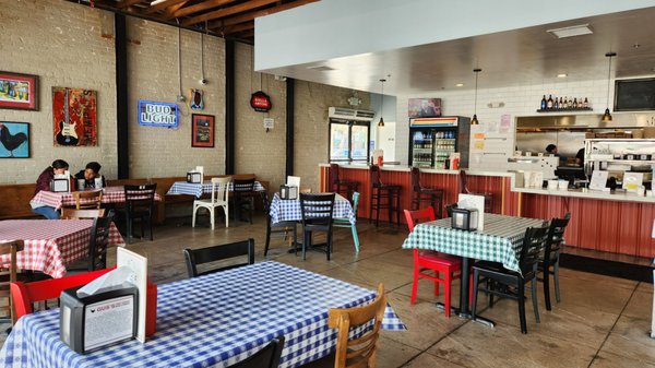 Gus's World Famous Fried Chicken by null