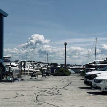 Chelo's Waterfront Bar & Grille - Seafood Near Me - Warwick, Rhode Island Chelo's Waterfront Bar & Grille - Seafood Near Me - Warwick, Rhode Island