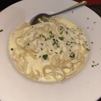 Fellini Cafe - Fettuccine Alfredo - Italian Near Me - Lower Merion, Pennsylvania