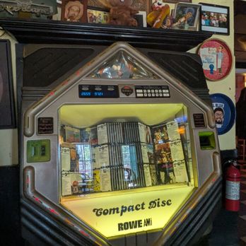 Thirsty Beaver Saloon - Jukebox at the Thirsty Beaver, Charlotte - Dive Bars Near Me - Charlotte, North Carolina