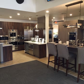 Ferguson Plumbing Supply - Full working kitchen - Kitchen & Bath Near Me - Redondo Beach, California