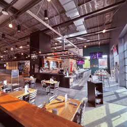 Fenwick’s Pub and Patio - Dining floor
