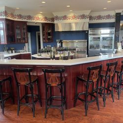 Claremont Inn - Wine tasting bar