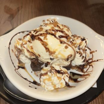 Union Hill Kitchen & Craft Bar - BROWNIE SUNDAE gf - New American Near Me - Baltimore, Maryland Union Hill Kitchen & Craft Bar - BROWNIE SUNDAE gf - New American Near Me - Baltimore, Maryland