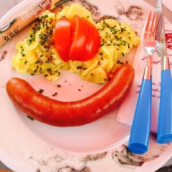 Cafe Wildsee - Salsiccia fatta in casa con insalata di patate alla senape