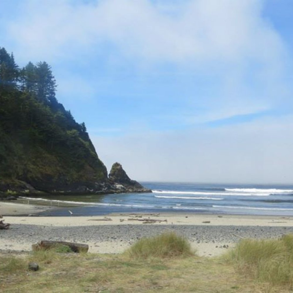 Heceta Head Lighthouse - View from the parking lot of the beach area. - Landmarks & Historical Buildings Near Me - Florence, Oregon Heceta Head Lighthouse - View from the parking lot of the beach area. - Landmarks & Historical Buildings Near Me - Florence, Oregon