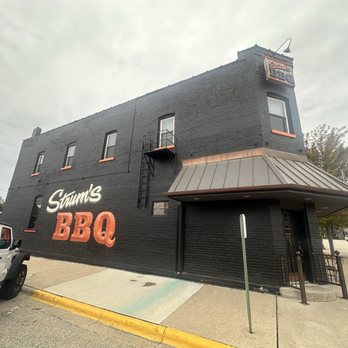 Strum's BBQ - Outside - Barbeque Near Me - Morris, Illinois