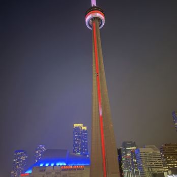 SOCO Kitchen + Bar - CN tower - Bars Near Me - Toronto, Ontario
