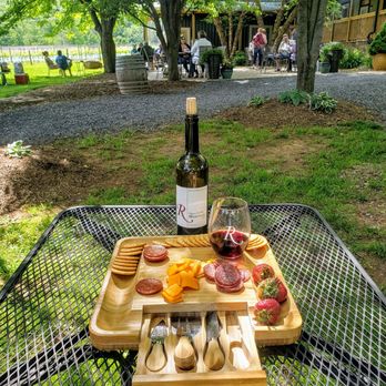Rappahannock Cellars - Wineries Near Me - Huntly, Virginia