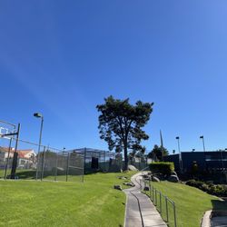 Rancho Bernardo Swim & Tennis Club - Long path way to the pickleball courts