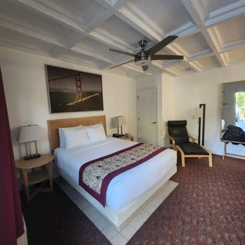 Marin Lodge - Queen bedroom - Hotels Near Me - San Rafael, California Marin Lodge - Queen bedroom - Hotels Near Me - San Rafael, California