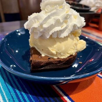 El Canario Carnitas - Brownie sundae - Mexican Near Me - Temecula, California El Canario Carnitas - Brownie sundae - Mexican Near Me - Temecula, California