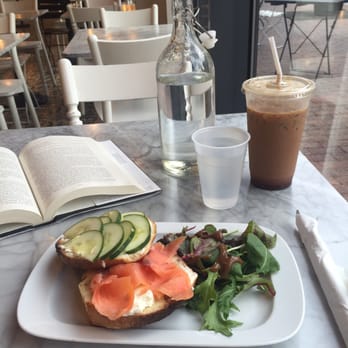 Maison B Cafe - Smoked salmon bagel with iced Belgian mocha - Belgian Near Me - New Haven, Connecticut