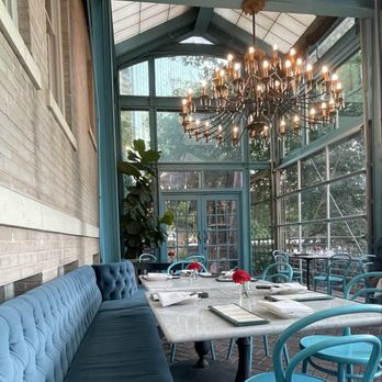 Ocho - Beautiful restaurant - Lounges Near Me - San Antonio, Texas