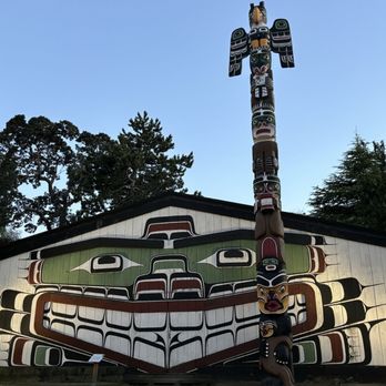 Inner Harbour - Thunderbird Park - totem and lodge - Landmarks & Historical Buildings Near Me Inner Harbour - Thunderbird Park - totem and lodge - Landmarks & Historical Buildings Near Me