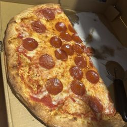 Large Pepperoni Pizza