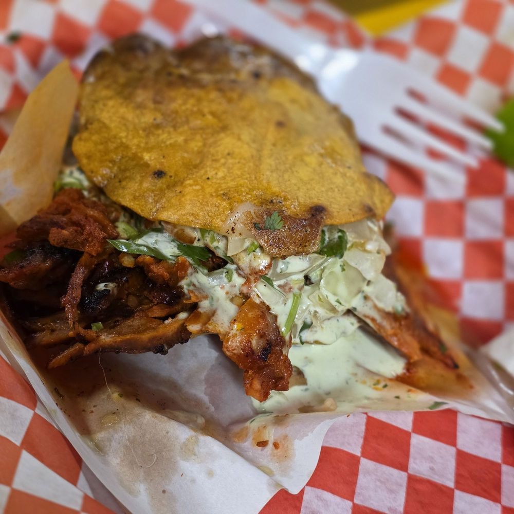 Tacos el Rojo PHX Logo