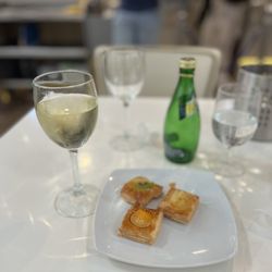 Estación de Málaga - María Zambrano - Postres y copa vino blanco