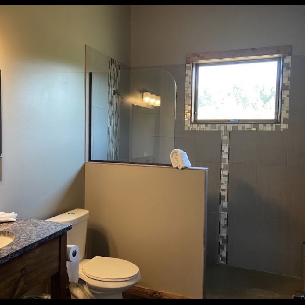 Lakeside Resort - Bathroom - Resorts Near Me - Watkins Glen, New York Lakeside Resort - Bathroom - Resorts Near Me - Watkins Glen, New York