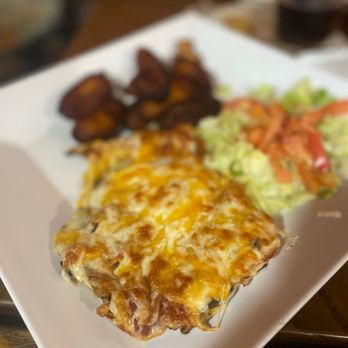 Islote Beach Restaurant - Chicken carbonara - Seafood Near Me - Arecibo, Puerto Rico